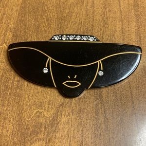 Vintage Art deco brooch classy lady